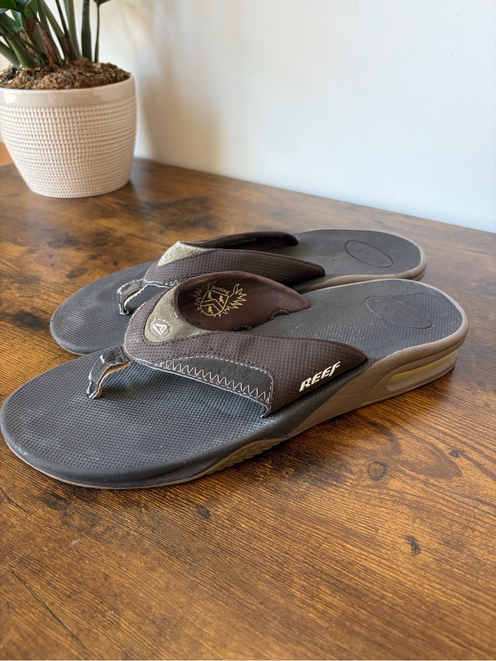 Reef Men’s Brown Flip Flop Fanning Sandals - Built In Bottle Opener - Size 12